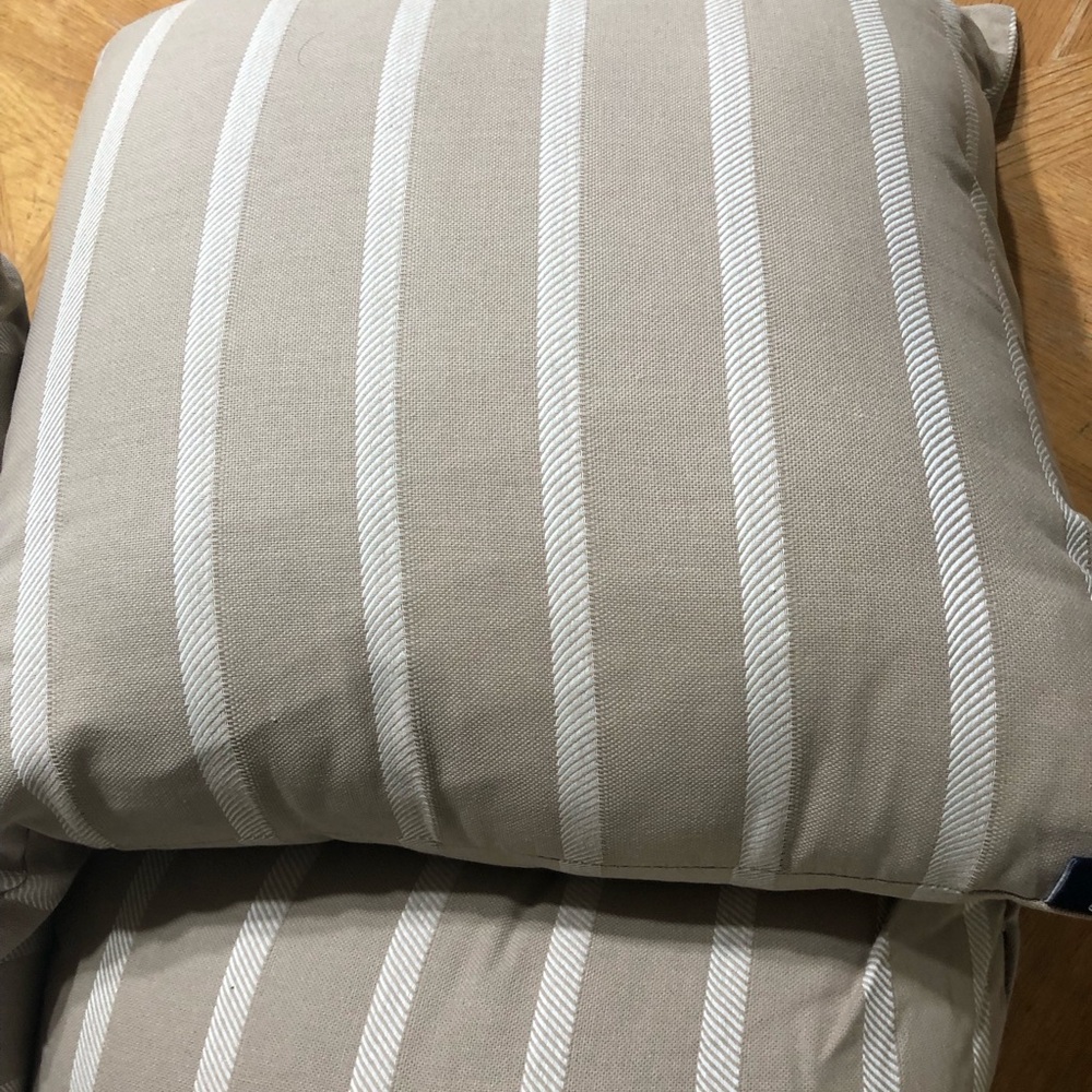 Decor pillows - Picture 2 of 2